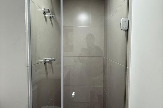 Banheiro de kitnet/studio à venda com 1 quarto, 26m² em Vila Buarque, São Paulo