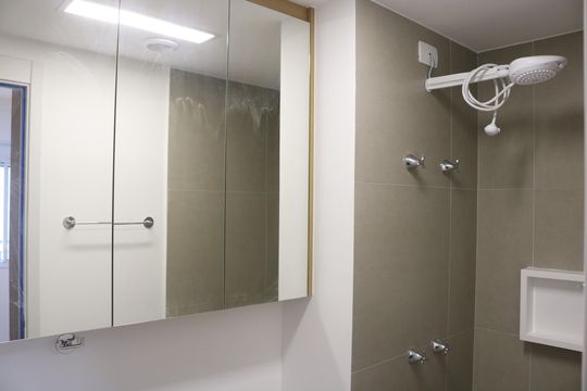 Banheiro de apartamento para alugar com 1 quarto, 28m² em Pompeia, São Paulo
