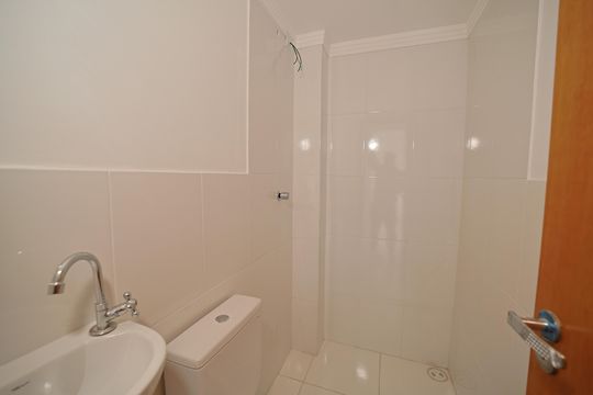 Banheiro de apartamento à venda com 2 quartos, 47m² em Vila Ré, São Paulo
