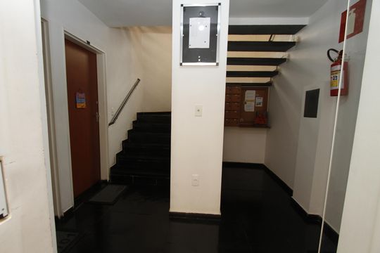 Hall de apartamento à venda com 2 quartos, 50m² em Jardim Montanhês, Belo Horizonte