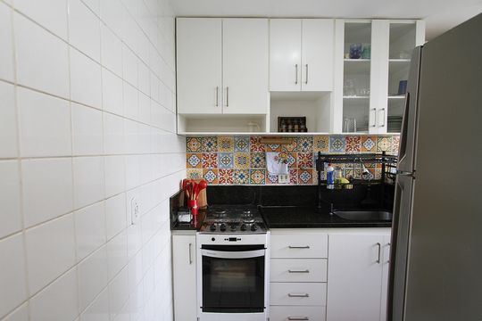 Cozinha de apartamento à venda com 2 quartos, 50m² em Jardim Montanhês, Belo Horizonte