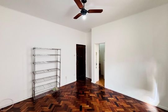 Sala/Quarto de apartamento para alugar com 1 quarto, 20m² em Copacabana, Rio de Janeiro