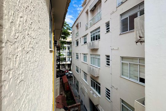 Vista da Sala/Quarto de apartamento para alugar com 1 quarto, 20m² em Copacabana, Rio de Janeiro