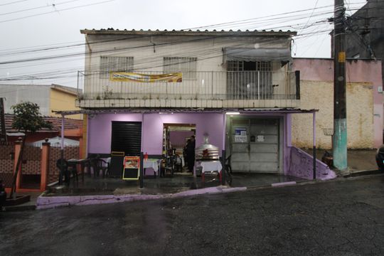 Fachada de casa à venda com 1 quarto, 100m² em Itaquera, São Paulo