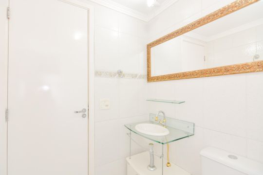 Banheiro de apartamento para alugar com 2 quartos, 49m² em Centro, Guarulhos