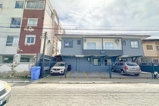 Fachada de apartamento para alugar com 2 quartos, 65m² em Ingleses do Rio Vermelho, Florianópolis