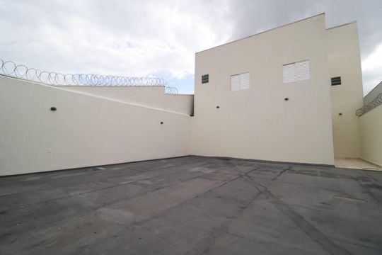 Garagem de apartamento para alugar com 2 quartos, 50m² em Jardim Ipanema, Uberlândia