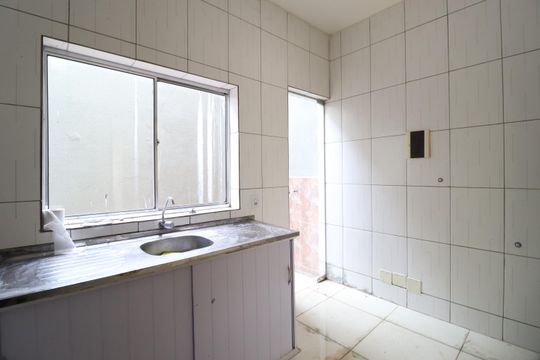 Cozinha de apartamento para alugar com 2 quartos, 50m² em Jardim Ipanema, Uberlândia