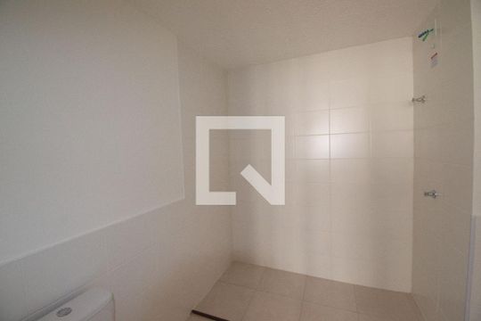 Banheiro de apartamento à venda com 1 quarto, 32m² em Q 402, Brasília