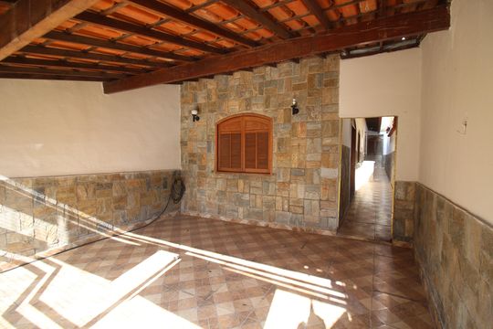Garagem de casa para alugar com 3 quartos, 180m² em Bairro da Glória, Contagem