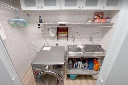 Área de serviço de casa para alugar com 3 quartos, 264m² em Cerqueira César, São Paulo