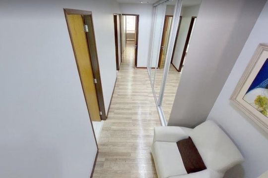 Corredor de casa para alugar com 3 quartos, 264m² em Cerqueira César, São Paulo