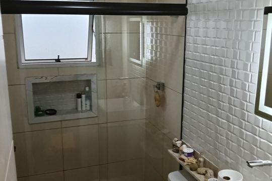 Banheiro 1 de casa de condomínio à venda com 3 quartos, 105m² em Parque Assuncao, Taboão da Serra