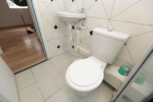 BANHEIRO de apartamento para alugar com 2 quartos, 40m² em Parque Orestes Ongaro, Sumaré