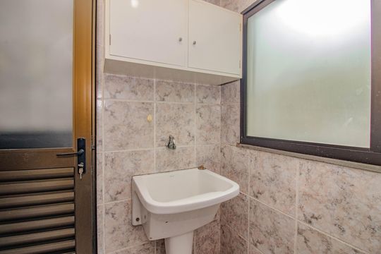 Cozinha e Área de Serviço de apartamento para alugar com 2 quartos, 81m² em Petrópolis, Porto Alegre