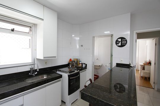 Cozinha de apartamento para alugar com 2 quartos, 72m² em Buritis, Belo Horizonte