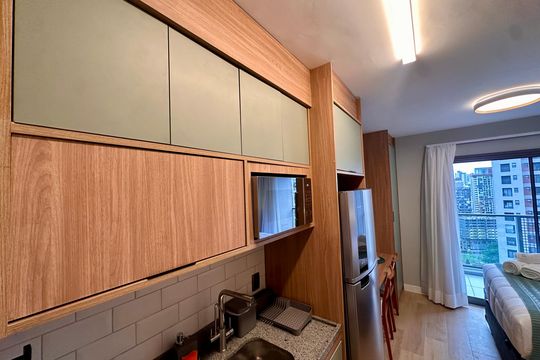 Cozinha de kitnet/studio para alugar com 1 quarto, 25m² em Jardim das Acacias, São Paulo