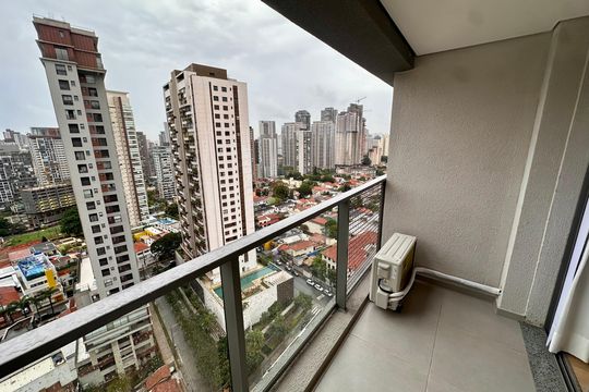 Varanda de kitnet/studio para alugar com 1 quarto, 25m² em Jardim das Acacias, São Paulo