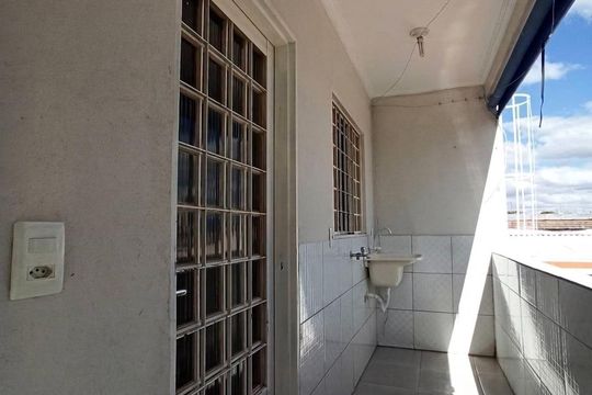 Varanda de casa à venda com 7 quartos, 200m² em QNN 3, Brasília