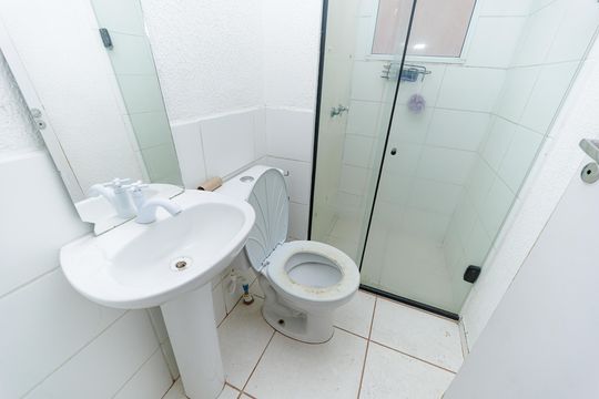 Banheiro de apartamento para alugar com 2 quartos, 50m² em Campo Grande, Rio de Janeiro
