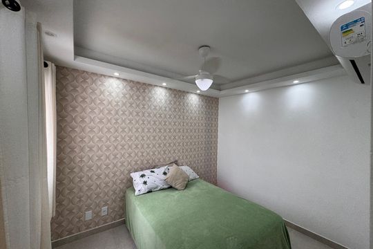 Quarto 1 de apartamento para alugar com 2 quartos, 49m² em Recreio dos Bandeirantes, Rio de Janeiro
