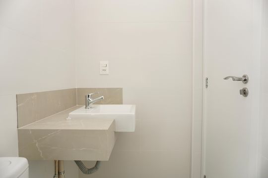 Suíte 2 - Banheiro  de apartamento à venda com 2 quartos, 61m² em Santo Agostinho, Belo Horizonte