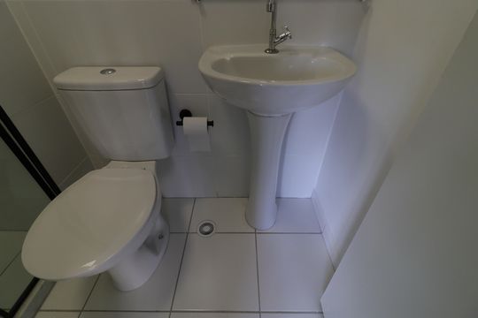Banheiro de apartamento para alugar com 1 quarto, 37m² em Jurubatuba, São Paulo