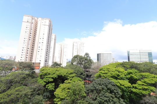 Varanda vista de apartamento para alugar com 1 quarto, 37m² em Jurubatuba, São Paulo