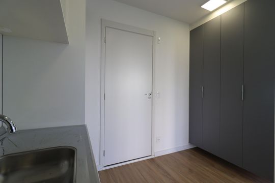 Cozinha de apartamento para alugar com 1 quarto, 37m² em Jurubatuba, São Paulo