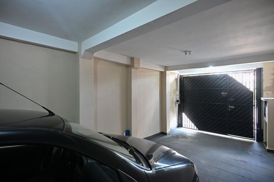 Garagem de casa para alugar com 2 quartos, 90m² em Parque Pinheiros, Taboão da Serra