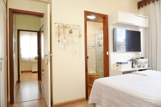 Suíte de apartamento à venda com 3 quartos, 120m² em Santo Antônio, Belo Horizonte