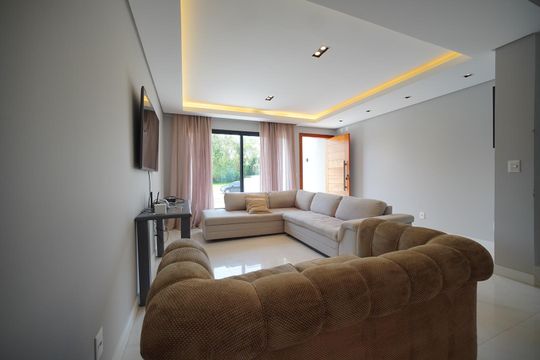 Sala  de casa para alugar com 3 quartos, 140m² em Lagoa da Conceição, Florianópolis