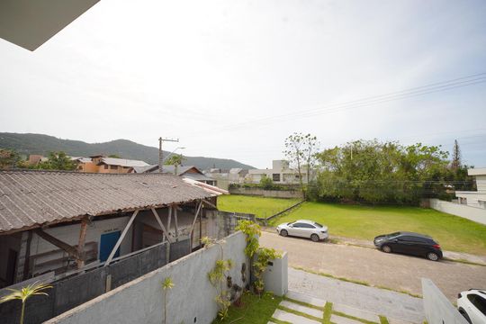 Vista da Suíte  de casa para alugar com 3 quartos, 140m² em Lagoa da Conceição, Florianópolis
