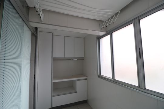 Área de Serviço de apartamento para alugar com 3 quartos, 100m² em Saraiva, Uberlândia