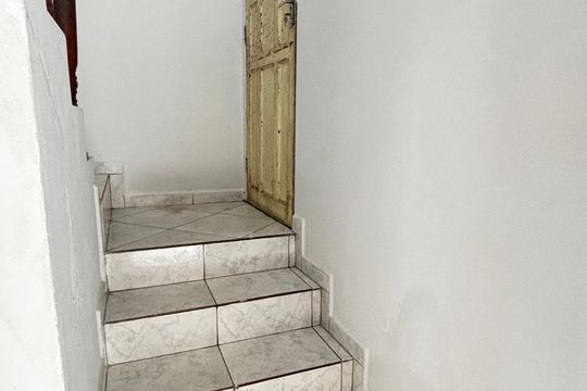 Escada de casa para alugar com 2 quartos, 98m² em Parque das Nações, Santo André