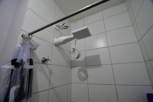 Banheiro de apartamento à venda com 2 quartos, 43m² em Parque da Amizade (nova Veneza), Sumaré