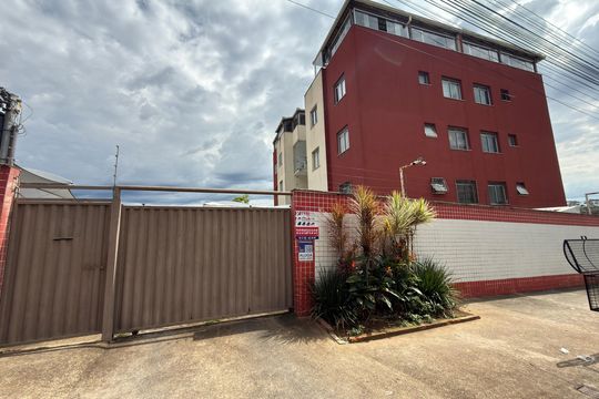 Fachada de apartamento para alugar com 2 quartos, 110m² em Alvorada, Contagem