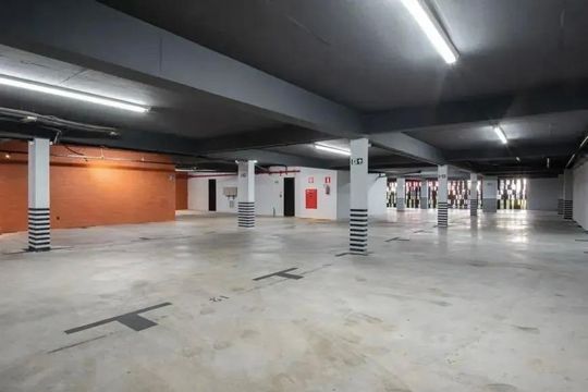Garagem  de apartamento para alugar com 2 quartos, 75m² em Estoril, Belo Horizonte