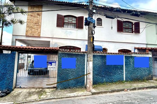 Placa instalada na fachada do imóvel  de casa à venda com 3 quartos, 160m² em Jardim Barbosa, Guarulhos