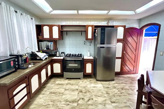 Cozinha de casa à venda com 3 quartos, 160m² em Jardim Barbosa, Guarulhos
