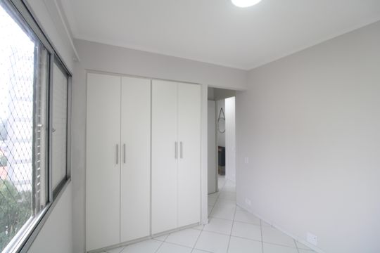 Quarto 1 de apartamento para alugar com 3 quartos, 74m² em Vila Sofia, São Paulo