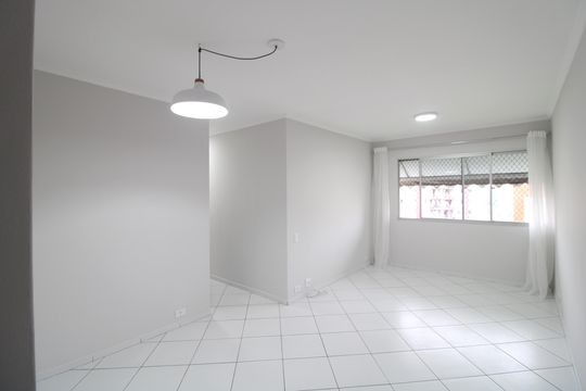 Apartamento para alugar com 3 quartos, 74m² em Vila Sofia, São Paulo