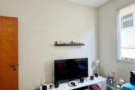 Apartamento à venda com 2 quartos, 55m² em Sagrada Família, Belo Horizonte