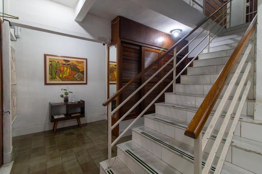 Hall  de apartamento para alugar com 1 quarto, 53m² em Santo Antônio, Porto Alegre
