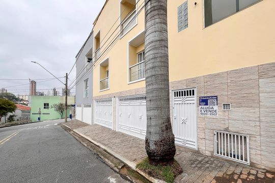 Fachada + plaquinha de casa à venda com 3 quartos, 215m² em Santa Maria, São Caetano do Sul