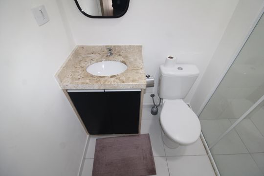 Banheiro de kitnet/studio para alugar com 1 quarto, 44m² em Santana, São Paulo