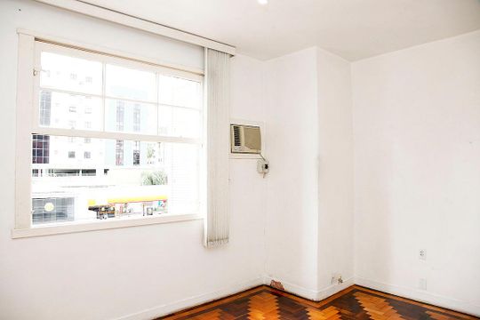 Quarto 2 de apartamento à venda com 3 quartos, 73m² em Menino Deus, Porto Alegre