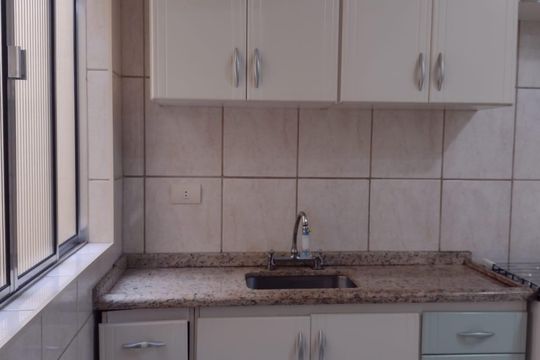 Cozinha de apartamento para alugar com 2 quartos, 65m² em Cidade Satelite Santa Barbara, São Paulo