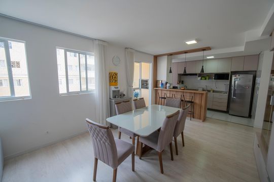 Sala de apartamento à venda com 3 quartos, 120m² em Capão Raso, Curitiba