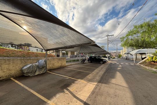 Garagem de apartamento para alugar com 2 quartos, 43m² em Trevo, Belo Horizonte